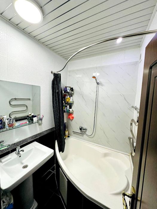 Юнусабад 14 квартал 105 м2 огород +подвал парковка для 3 авто