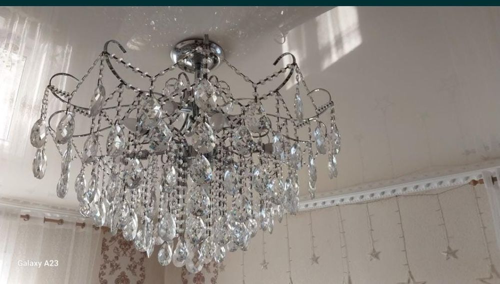 Хрустальная люстра