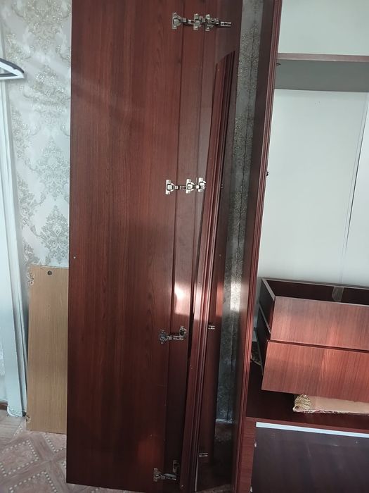 Отдам даром шкаф