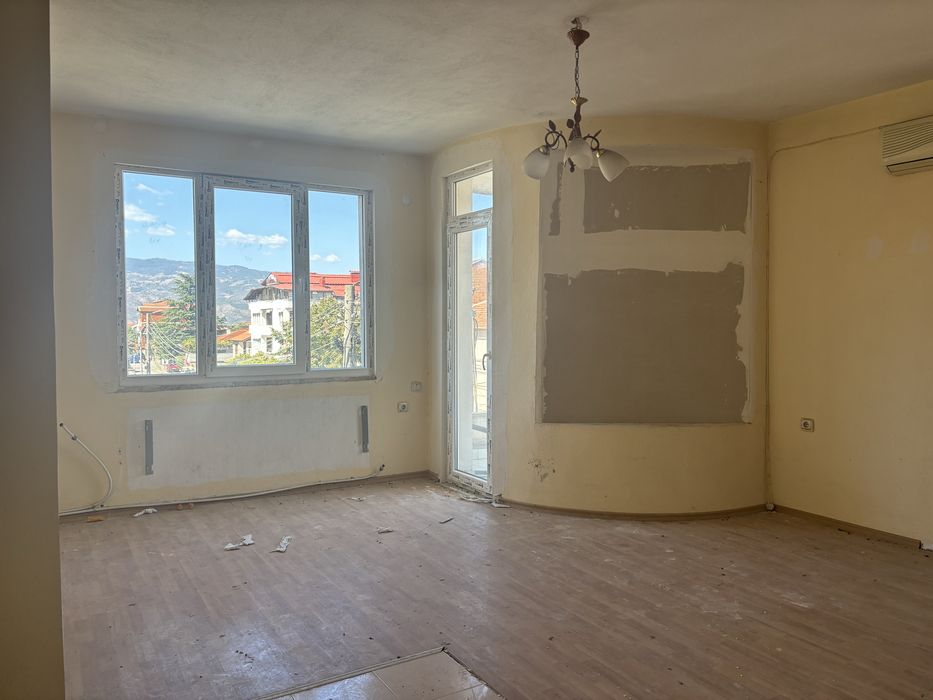 Продава се Тристаен апартамент в Петрич - 92 кв.м за 544 €/кв.м - Снимка #3