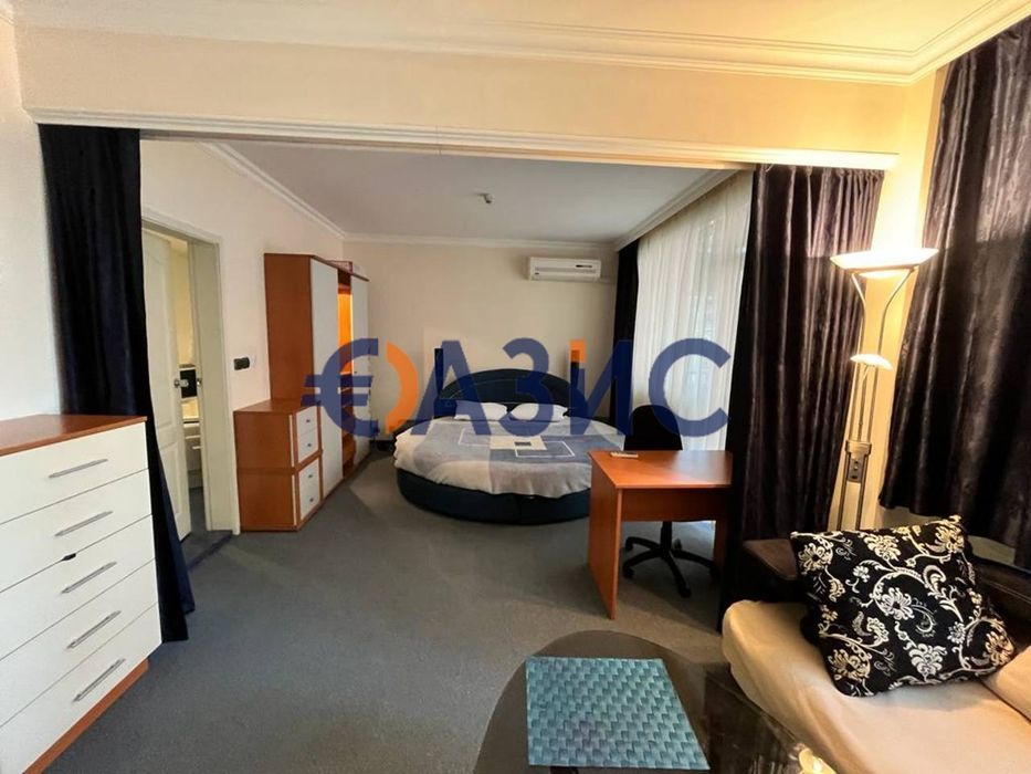 Продава се Двустаен апартамент в Несебър - 52 кв.м за 1123 €/кв.м - Снимка #2