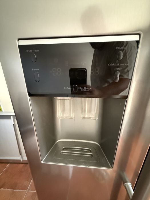Frigider Samsung dublu side-by-side, dozator gheata