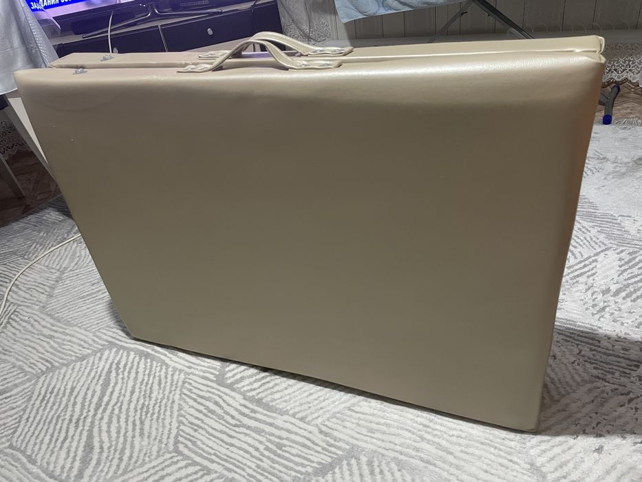 Продам кушетку