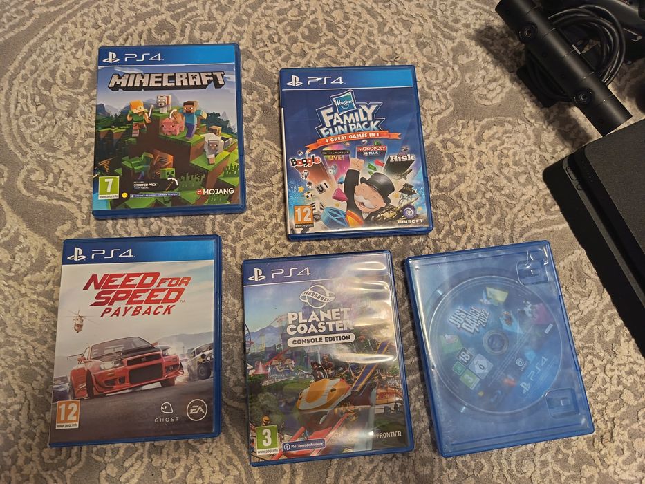 Ps 4 slim, 2 controllere, camera video, volan si 5 jocuri