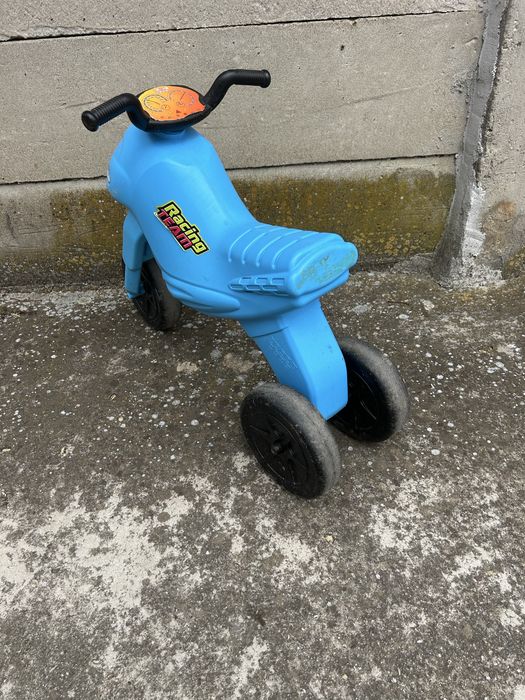 Vand bicicleta copii, trambulina si motor de plastic fara pedale