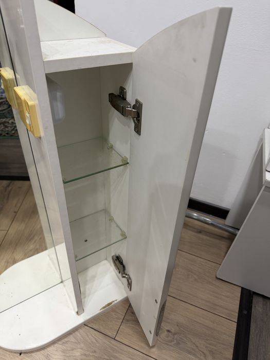 Продам полочку с зеркалом