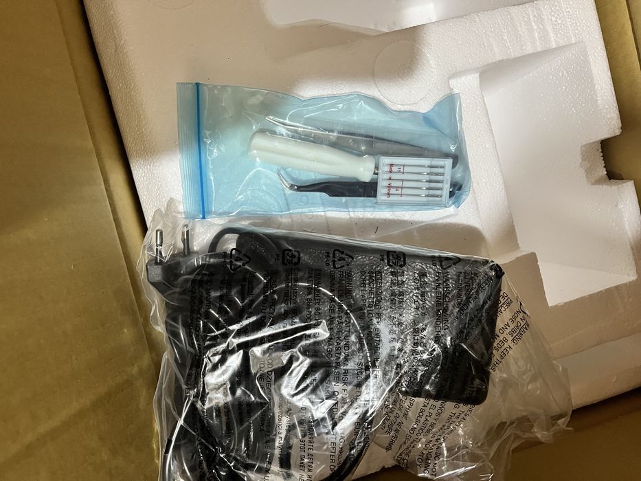 Продам оверлок Janome Magnolia 7034D