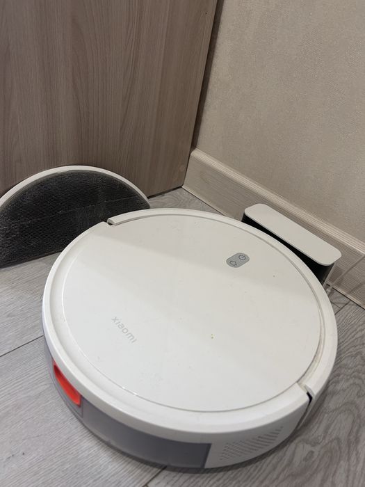 Продаю робот-пылесос Xiaomi Robot Vacuum E10