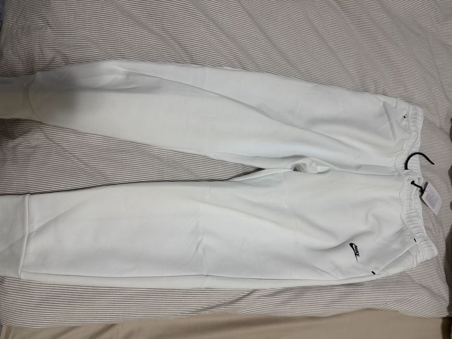 Nike Tech Fleece Joggers White/Black