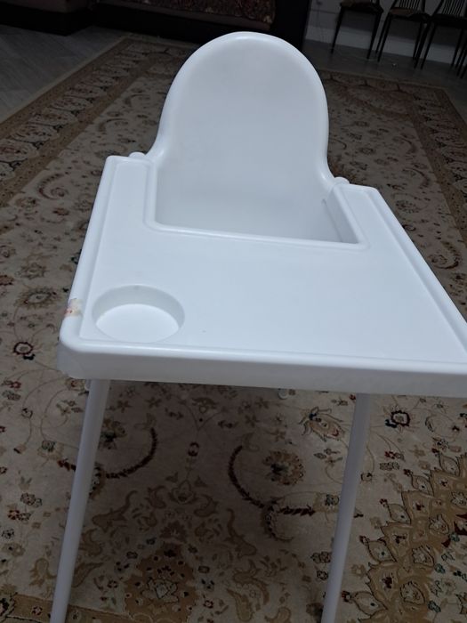 Стол для детей Икеа.