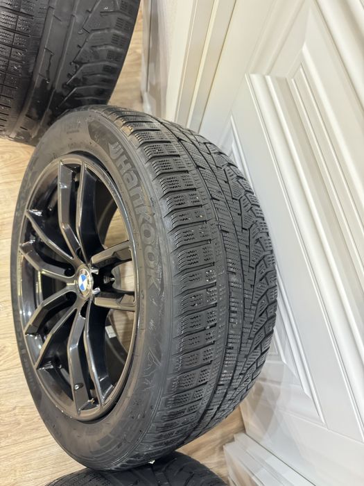 Продам диски с шинами для BMW G30