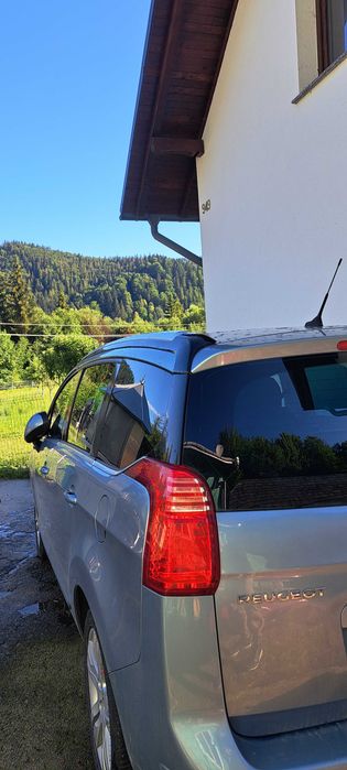PEUGEOT 5008(7 locuri) 1.6 benzină