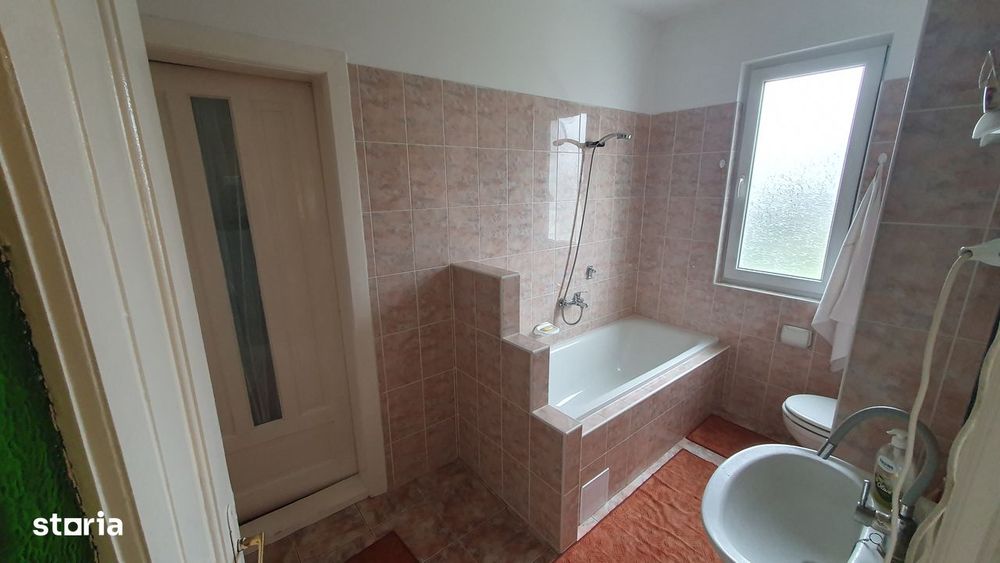 Casa Miercurea Nirajului cu teren, garaj si livada