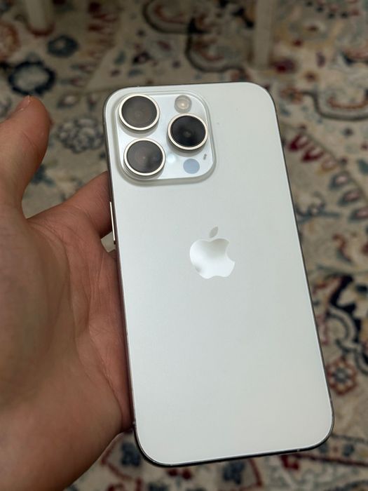 Iphone 15pro белый