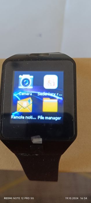 Продавам нов смарт часовник .