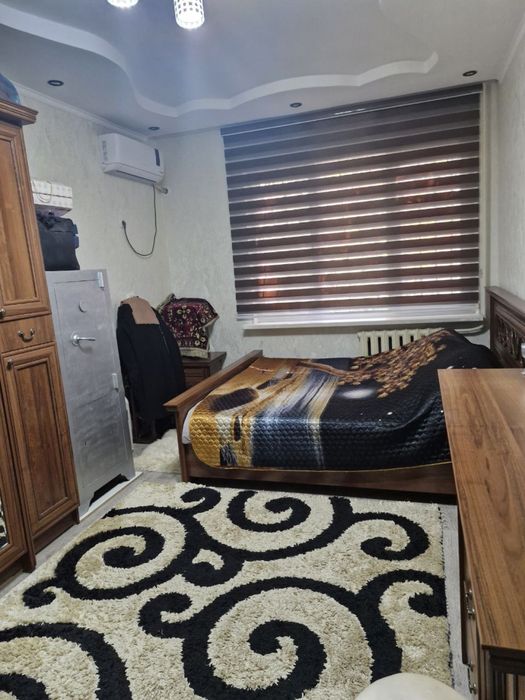 Продается 4- комнат квартира