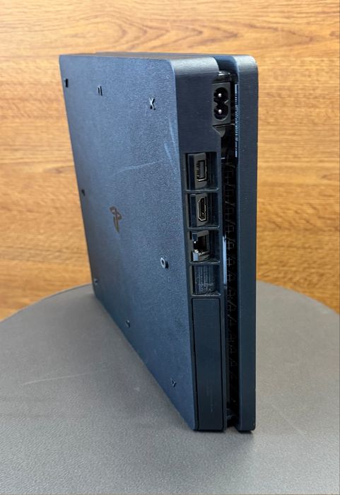 Amanet F28: Consola PS4 Slim