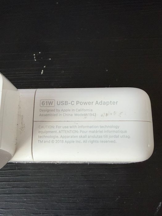 Apple 61W USB-C Power Adapter Оригинално