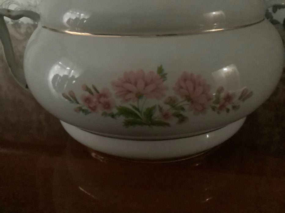 Супница. Фарфоровая посуда. Фарфоровая супница