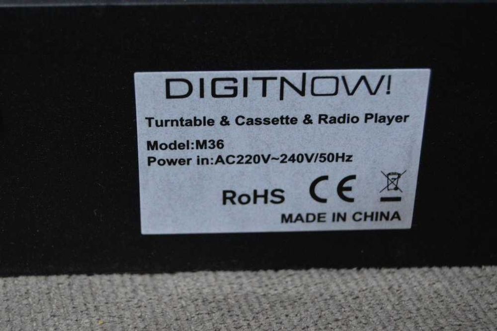 Pick-up Multifuncțional DIGITNOW! M36 – Vinil, Casetă Audio, Radio, USB & SD, Boxe Integrate