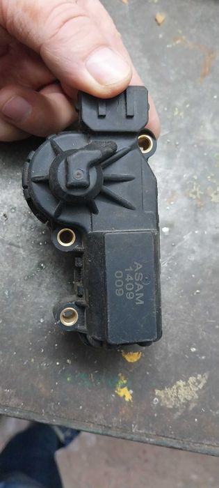 Piesa dacia berlina cu injectie