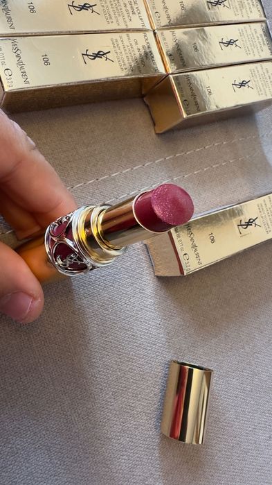 Ruj Yves Saint Laurent cod 106  10 bucati - pret 80 lei bucata FIX