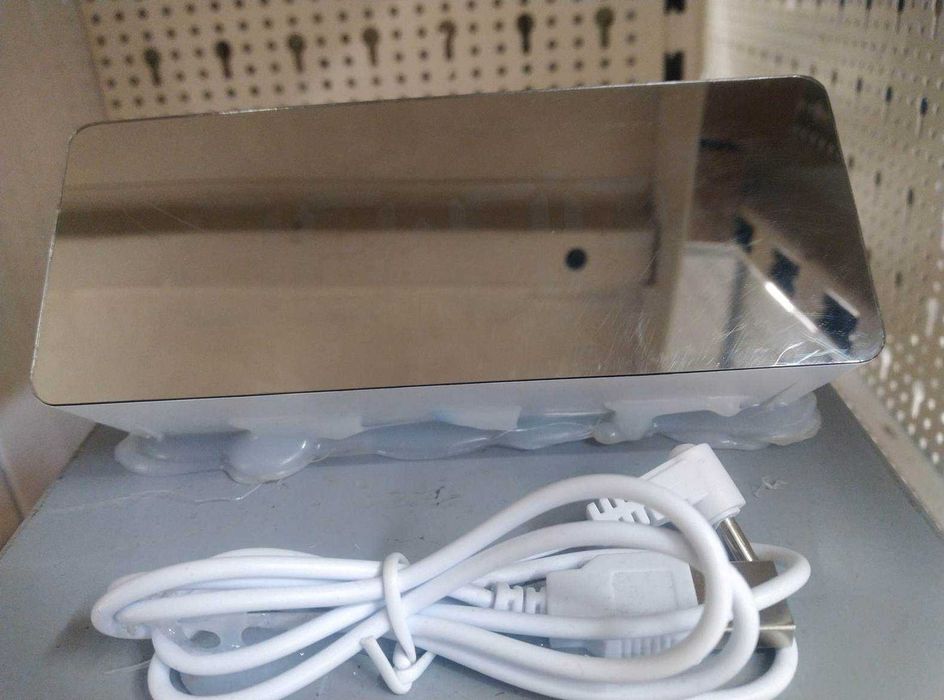 Часовник,метеорологична станция с led  огледало час, дата,темп,влажно