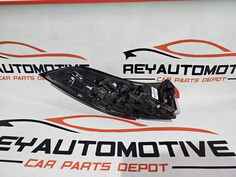 Stop dreapta led Toyota Corolla Sedan dupa 2019 cod 81550-02D21-00