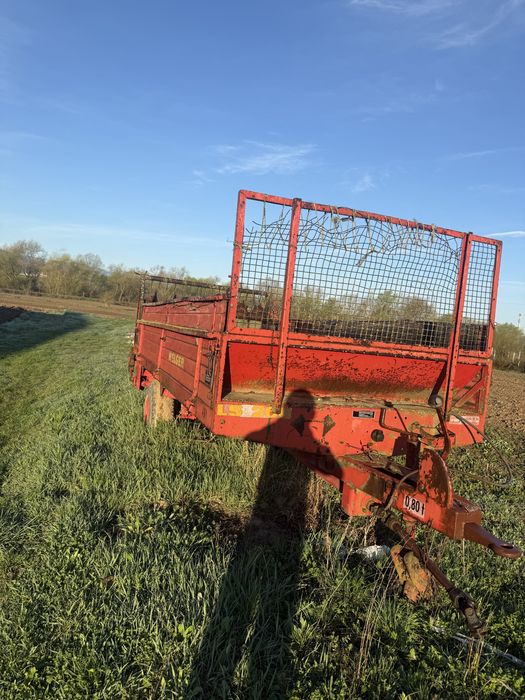 Tractor Universal 650