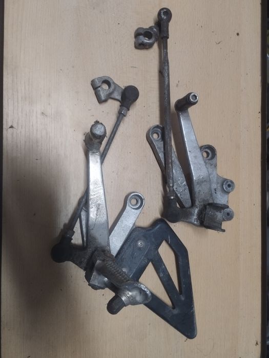 Suporți scara stânga cu schimbător pentru Suzuki Gsxr model 2001-2003