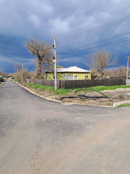 Casa de vanzare la tara