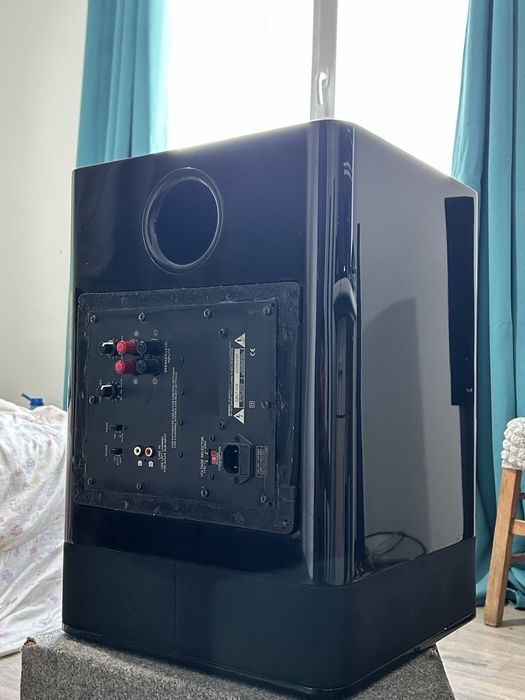 Продавам усилвател Harman Kardon AVR 460 bass kasa  Harman kardon 300 w  subwoofer на Ground zero 350 w
