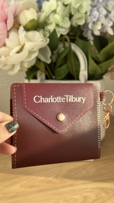 В наличии! Косметички, зеркала