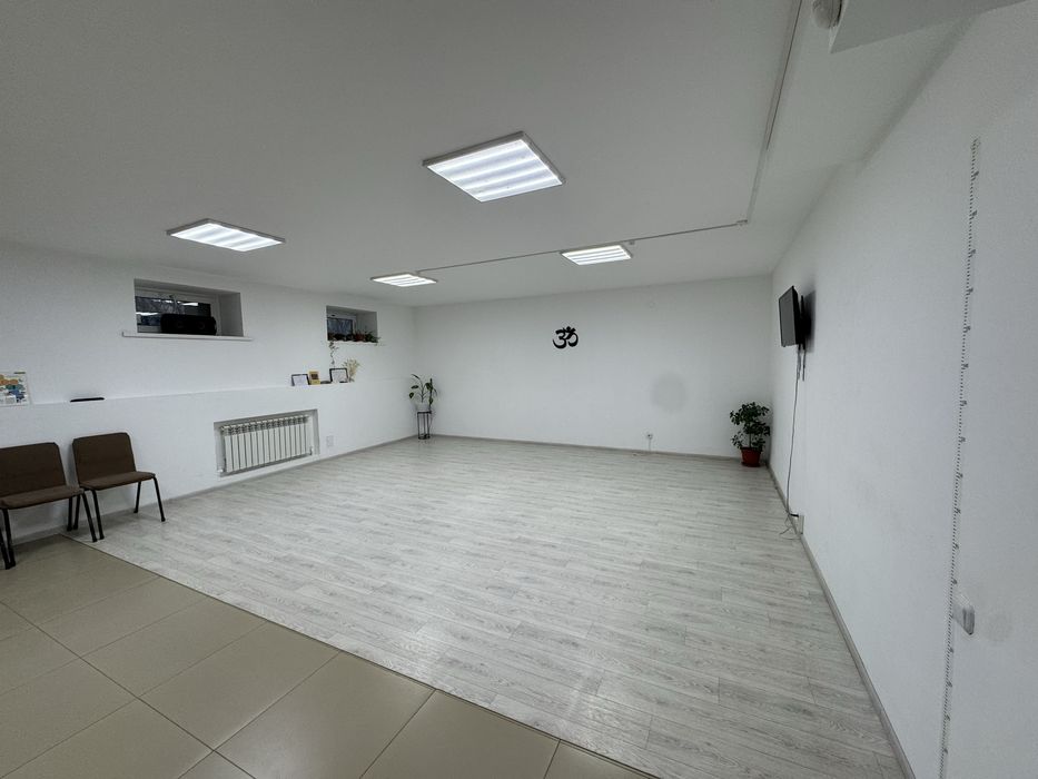 Сдам зал в суб.аренду