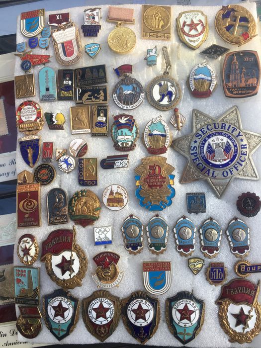 Знаки на тяжеллом металле .