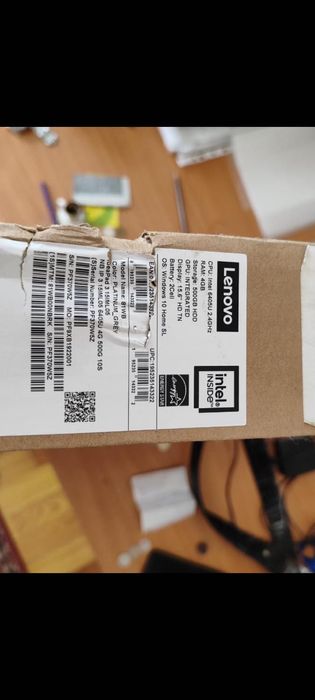 Ноутбук Lenova           .