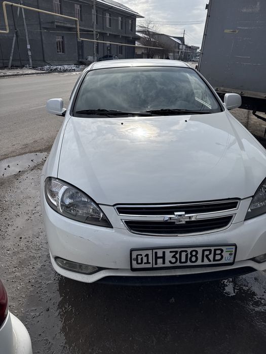 Jentra мошинаси сотилади