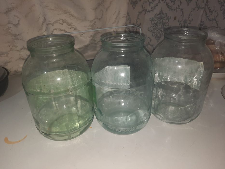 Продам банки только 2 литр