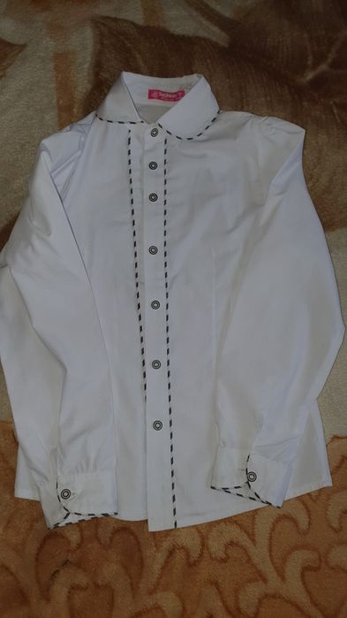 Camasa deosebita fetita 5-6 ani super  eleganta noua , pentru ocazie,