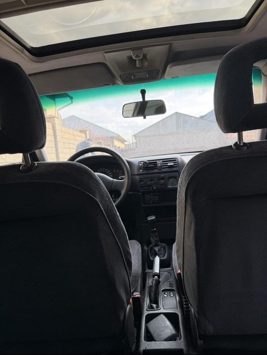 Opel Vectra автомобил