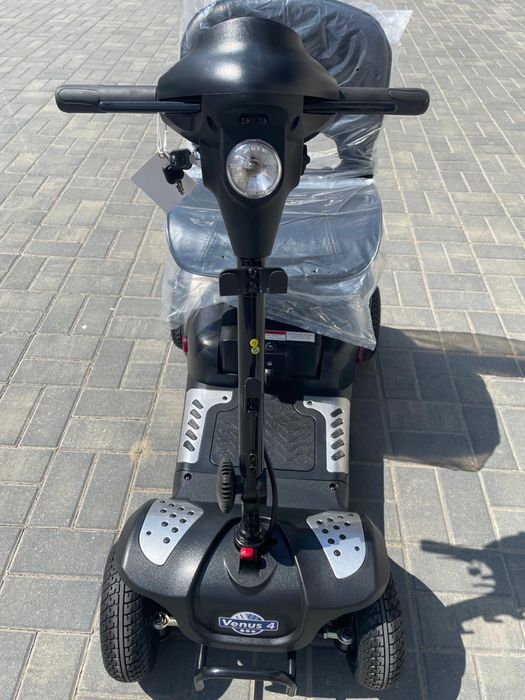 Vand scooter electric nou, pentru persoane cu dizabilitati.