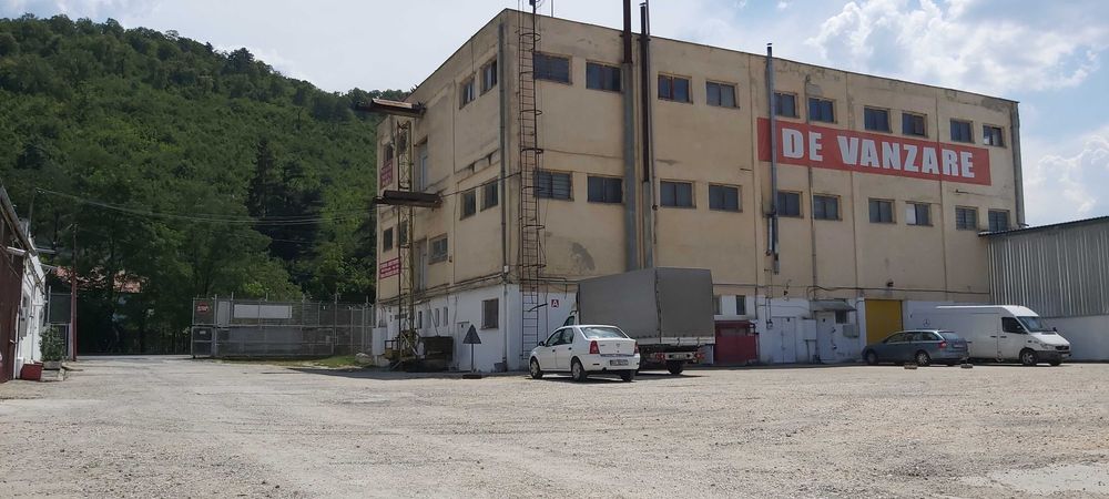 Cladiri in subzona mixta cu CU pt locuinte si teren 13892mp Bartolomeu