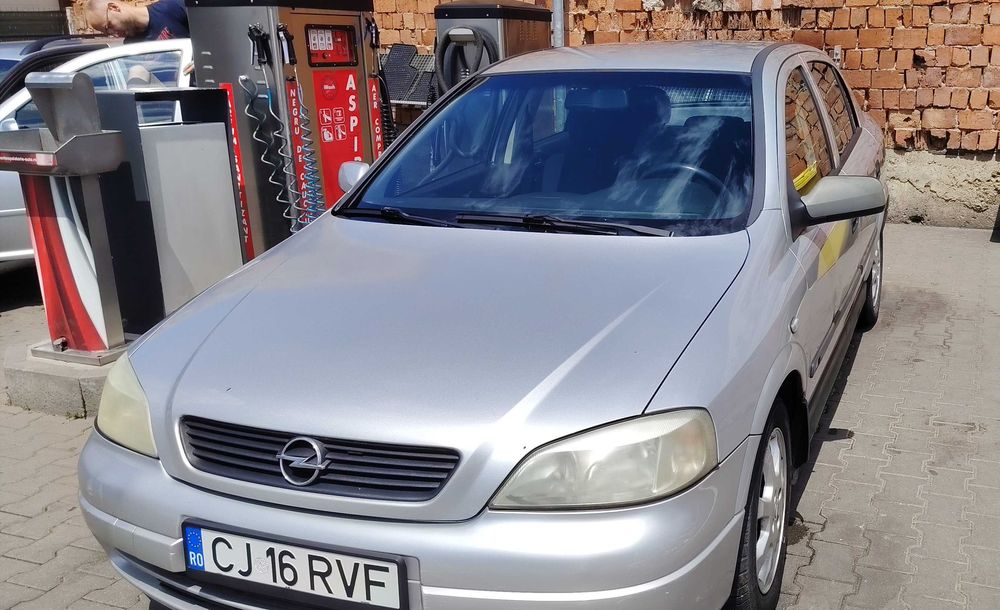 Opel pret in lei