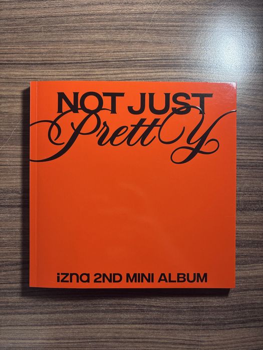 Izna Kpop албуми