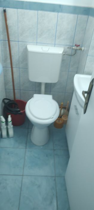 De închiriat apartament 3 camere