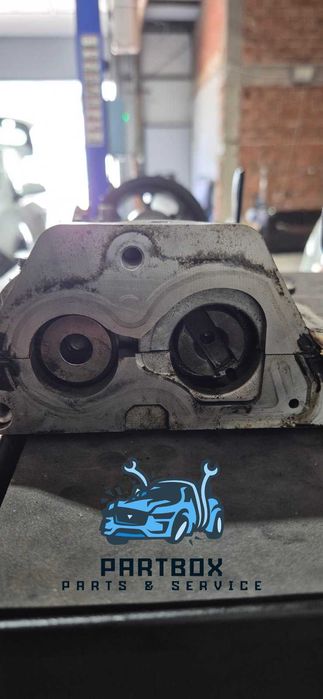 Комплект разпределителни валове с тава от Opel Astra J 2012 1.7 CDTI