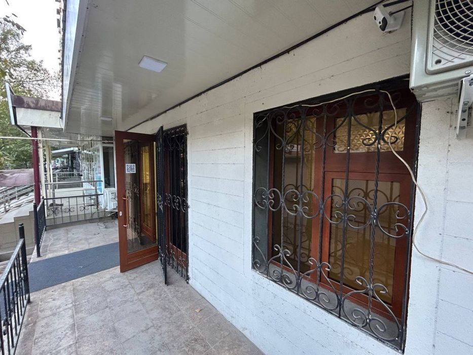 Продается нежилой помещение Юнусабад 4 кв ор-р автосалон куруг юнусаба