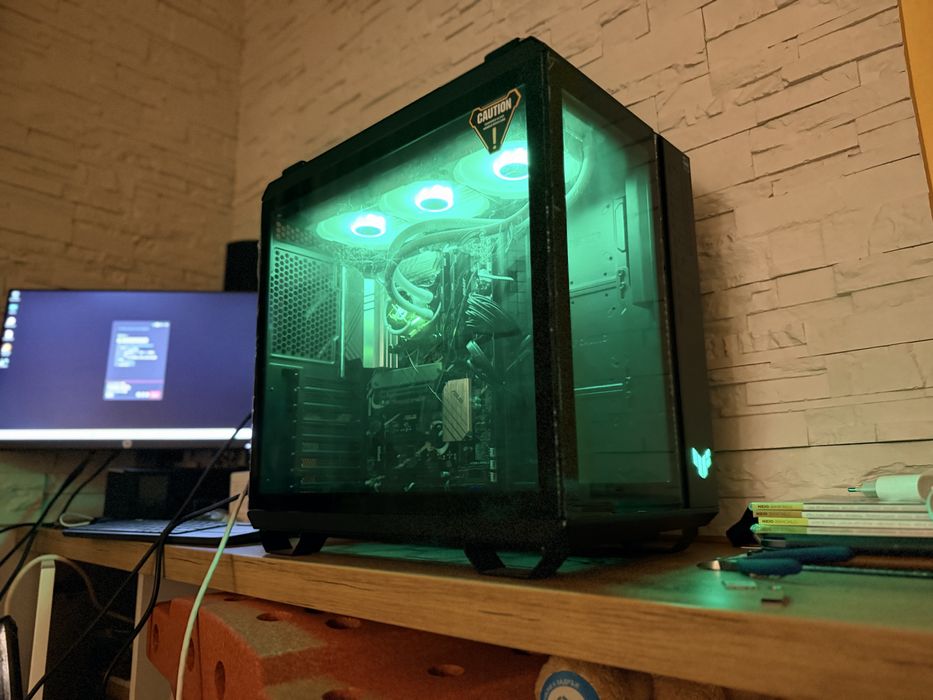 PC Asus TUF Gaming - i9 с водно, SAPPHIRE RX 9070 16GB, 64GB DDR5, 1TB m.2 SSD