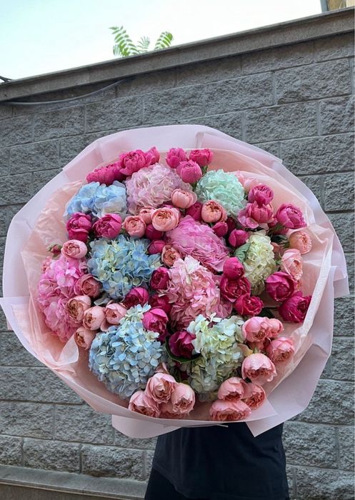 Пионы, пионовидные розы, гортензии