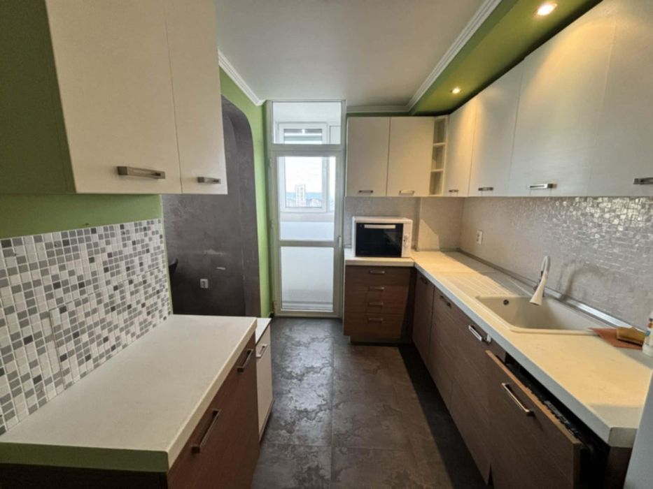 Дава се под наем Тристаен апартамент в Бургас, Зорница - 65 кв.м за 498.27 € - Снимка #1